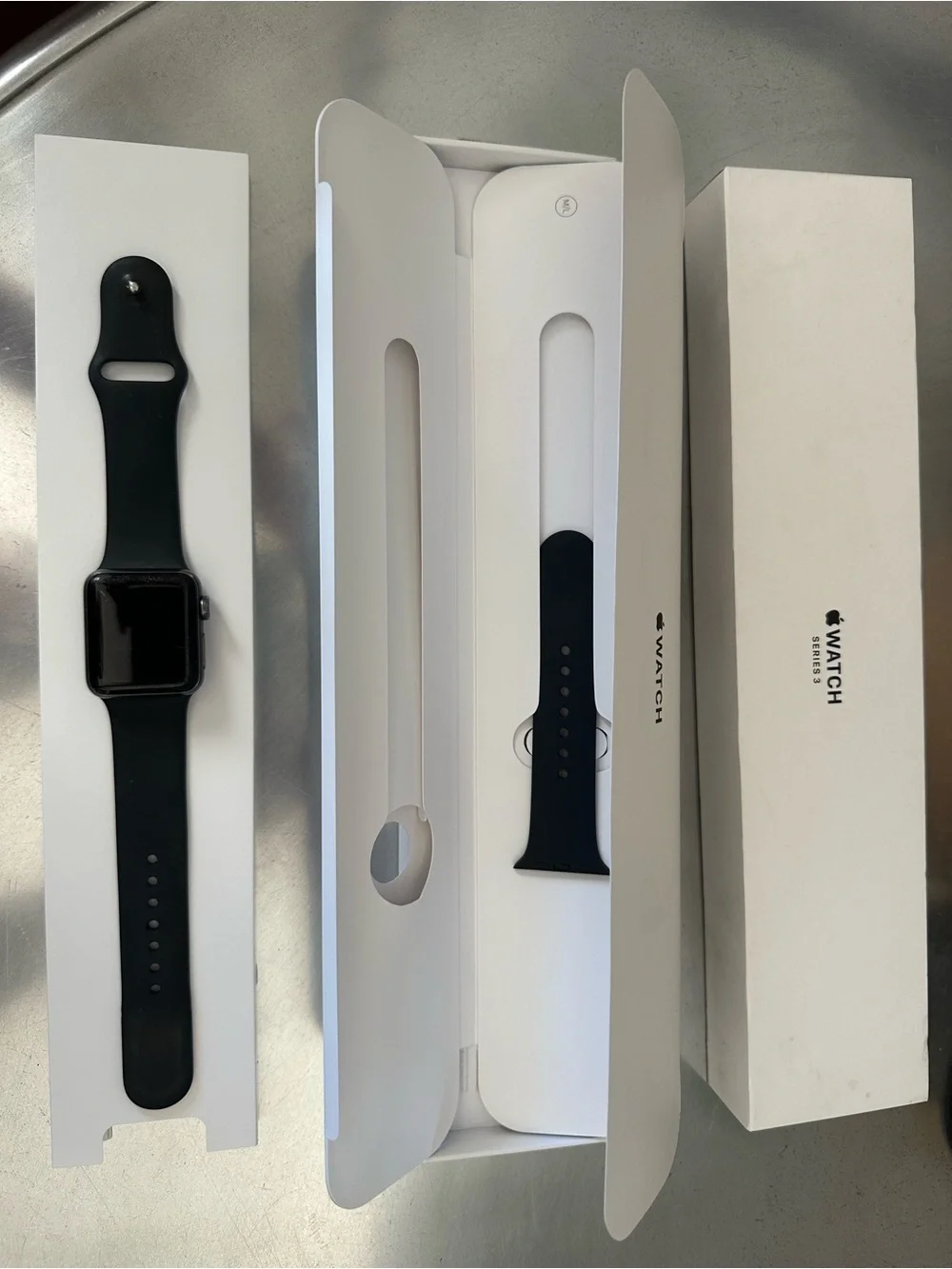 Apple Watch Series 3 38mm Space Grey Aluminum Black Sport